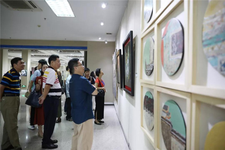 “广东省第六届漆画作品展”在肇庆美术馆开幕