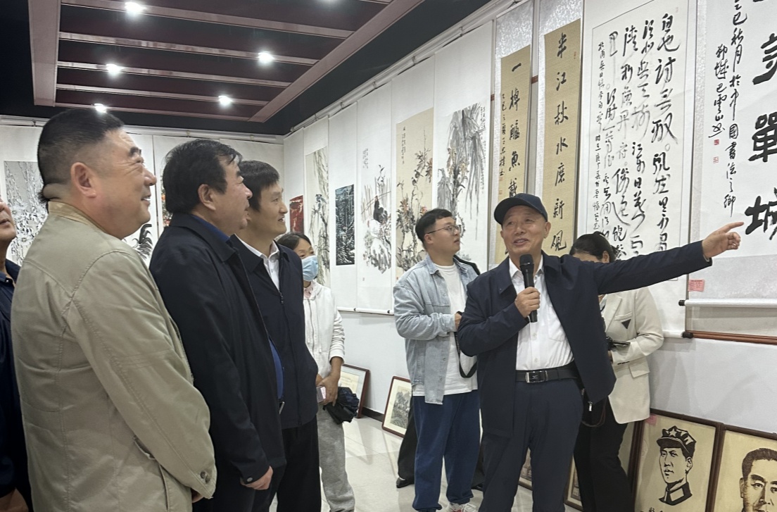 郸城县迎国庆优秀书画作品展 在中州艺术馆展厅举办