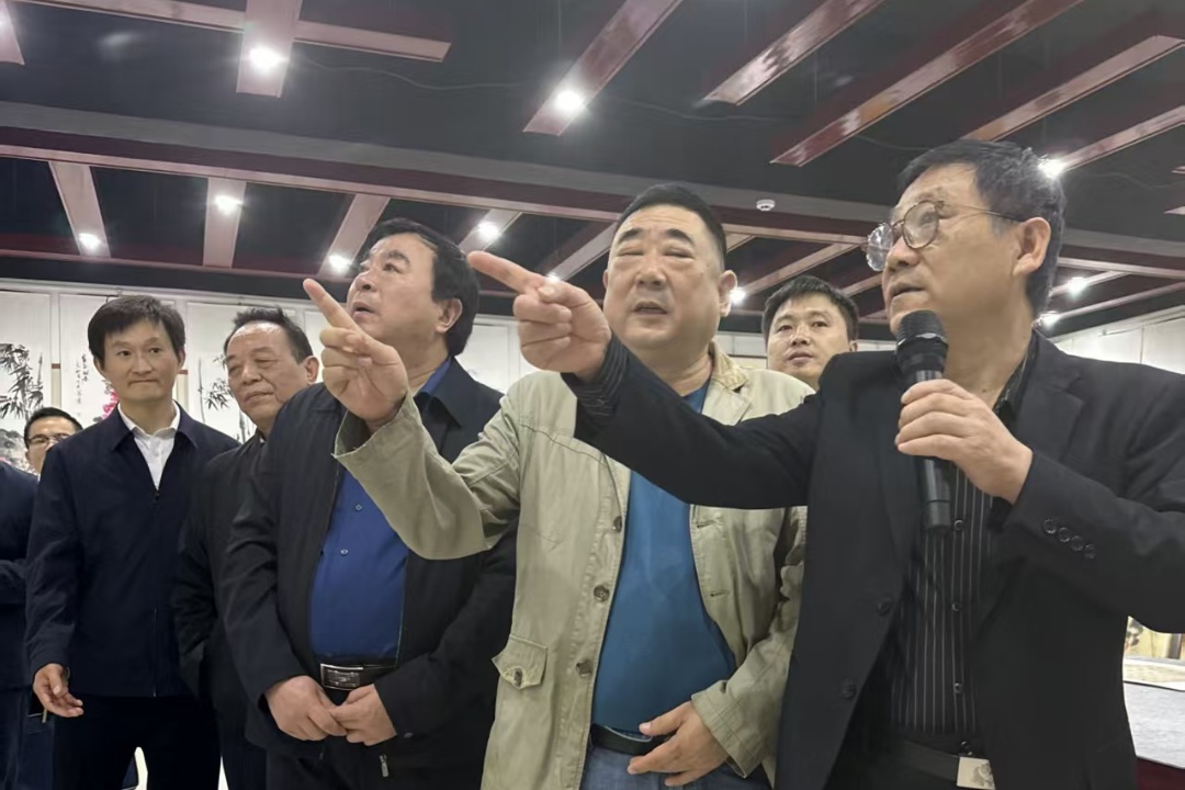 郸城县迎国庆优秀书画作品展 在中州艺术馆展厅举办