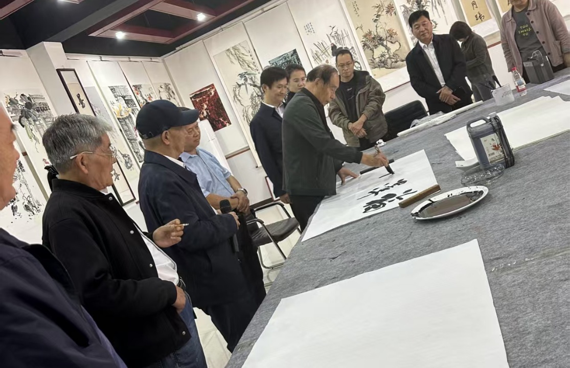 郸城县迎国庆优秀书画作品展 在中州艺术馆展厅举办